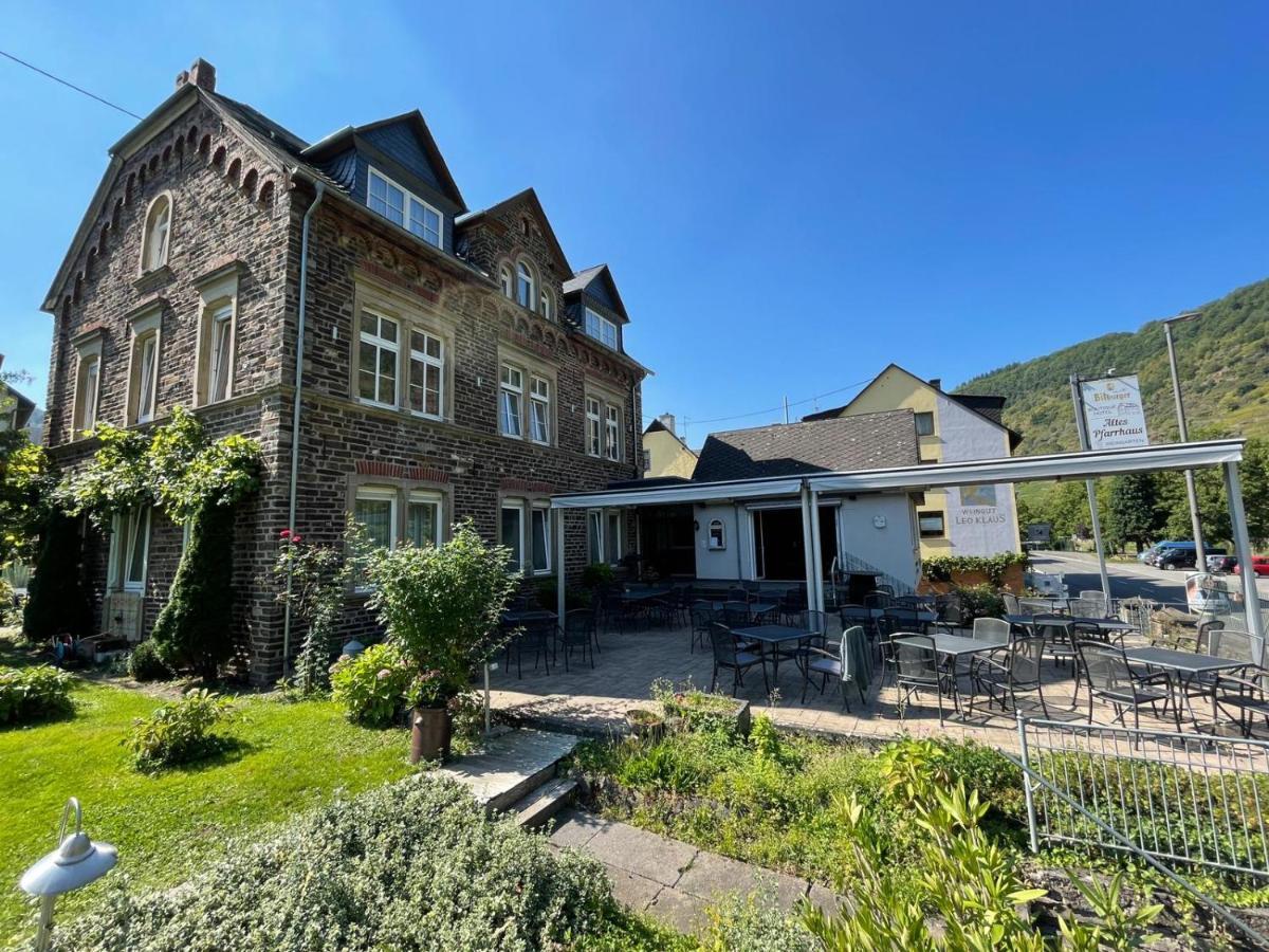 Altes Pfarrhaus Hotel Ernst Bagian luar foto