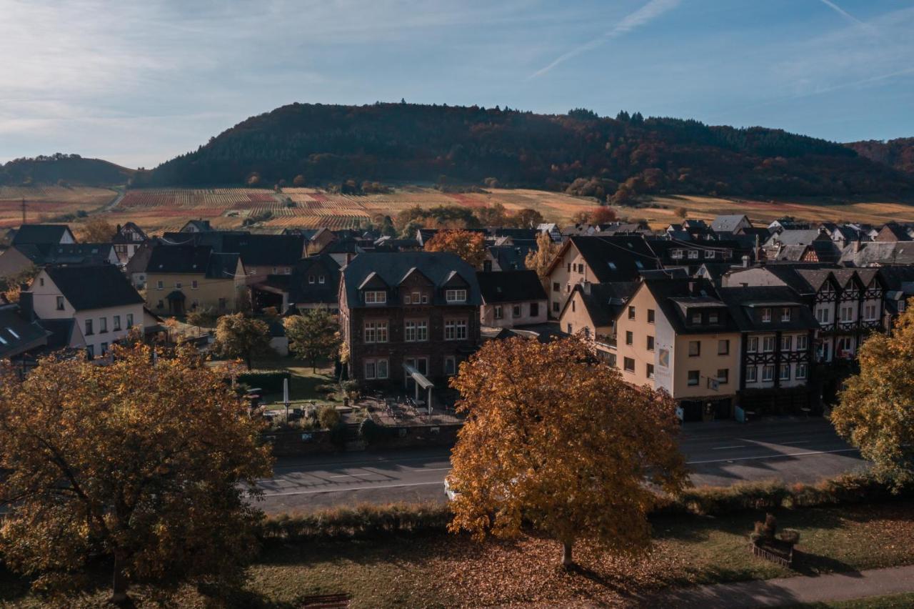 Altes Pfarrhaus Hotel Ernst Bagian luar foto