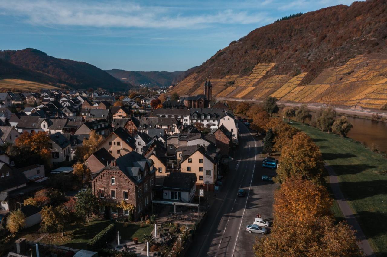 Altes Pfarrhaus Hotel Ernst Bagian luar foto