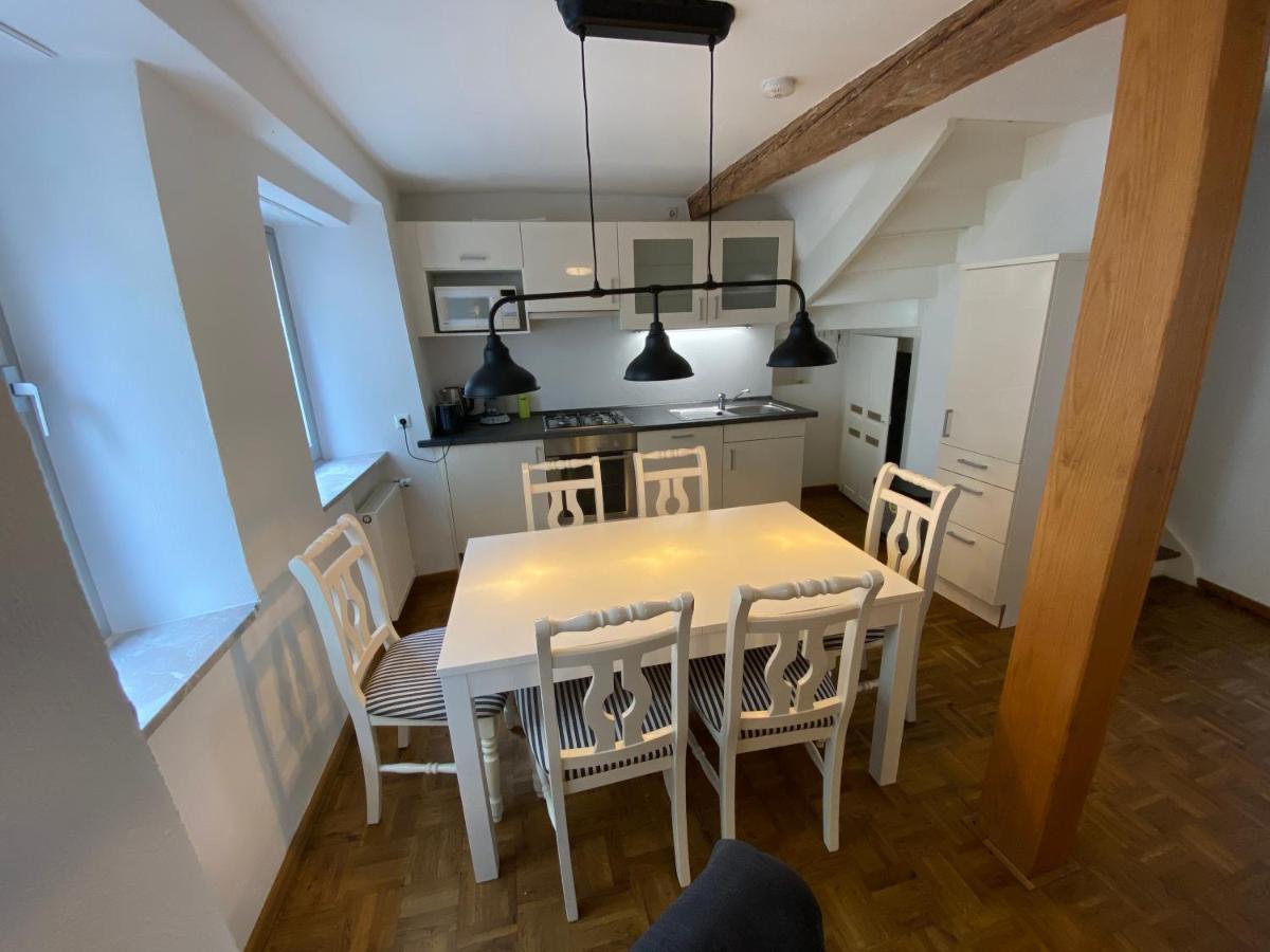 Altes Pfarrhaus Hotel Ernst Bagian luar foto
